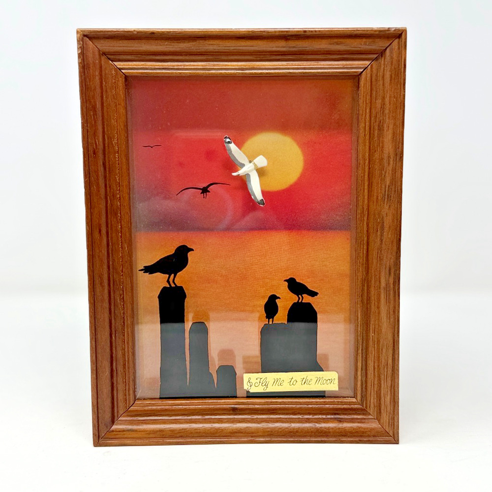 Vintage GG Wind-Up Musical Shadow Box Diorama Seagull Fly Me to the Moon EUC